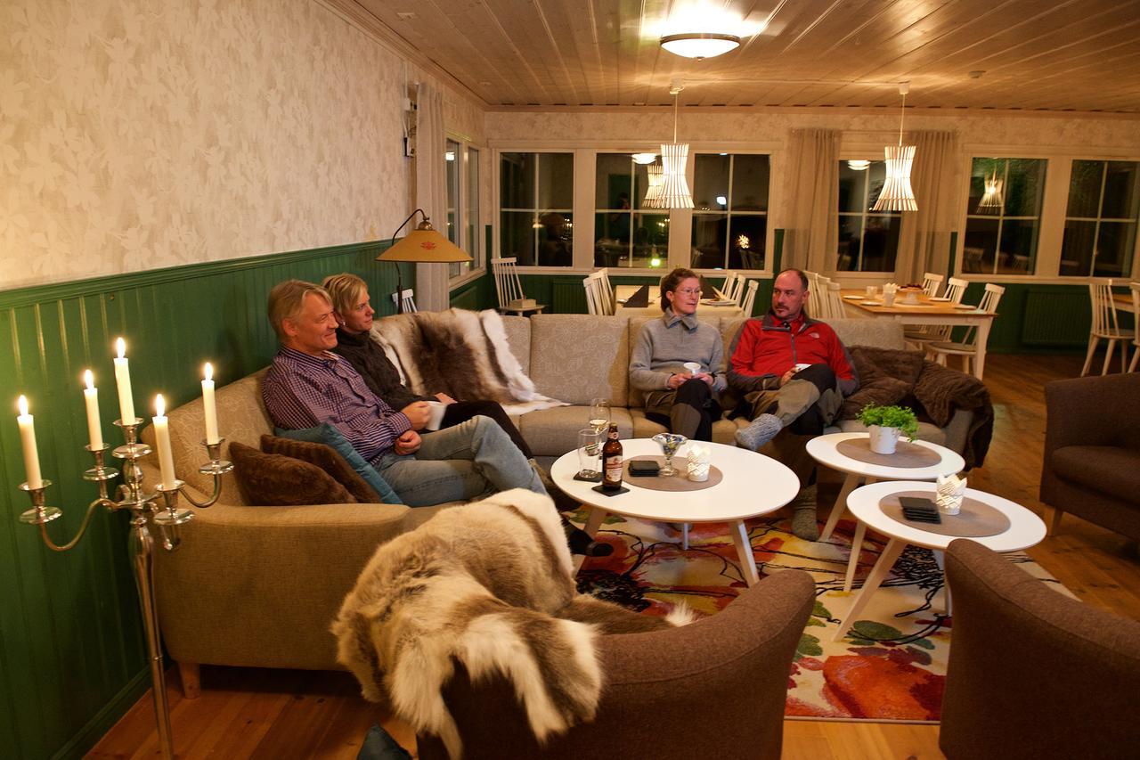 Pine Bay Lodge Person エクステリア 写真